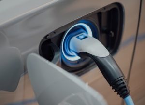 cargar moto eléctrica